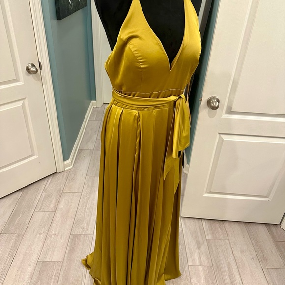 MAC DUGGAL 26531 CHARMEUSE HALTER STRAP SOFT TIE WAIST CHARTREUSE GOWN  sz 8 - Picture 12 of 17